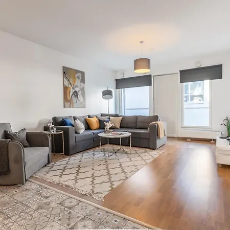 公寓 Center With Free Parking And Sauna *